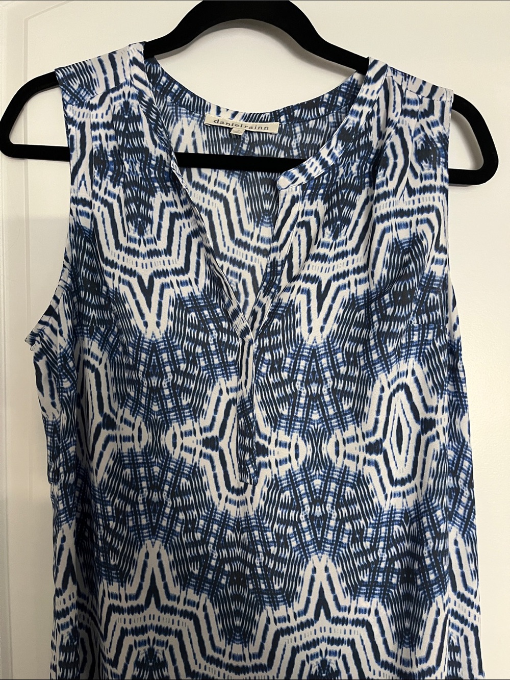 Daniel Rainn Blue and White Ikat-Style Sleeveless Camisole
